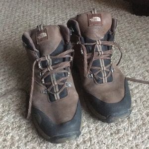 North face water proof boots. Barely worn